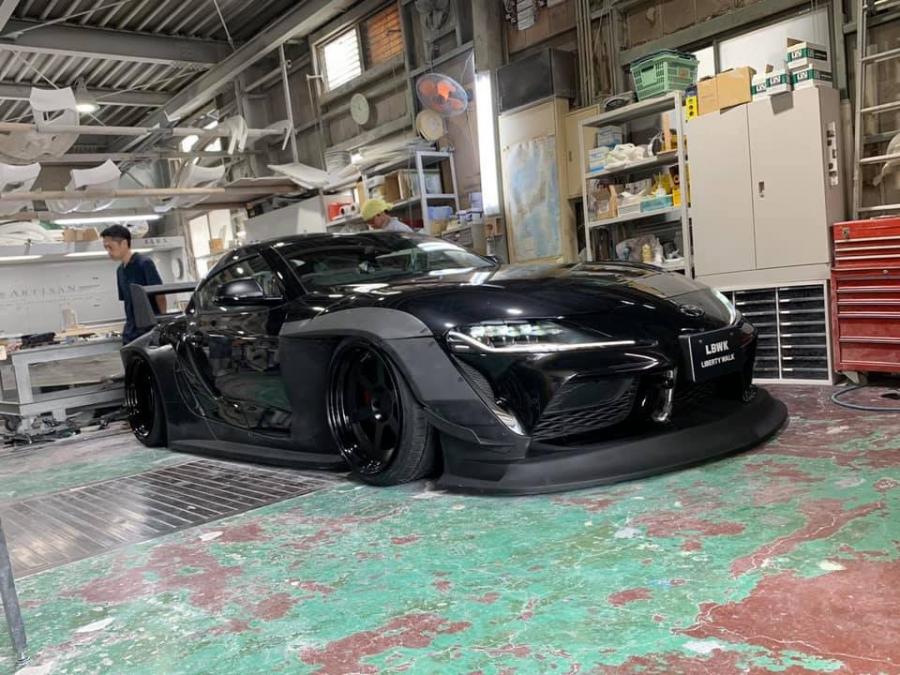 Детали создания Toyota GR Supra by Liberty Walk 2020 года  (фото 5 из 8)